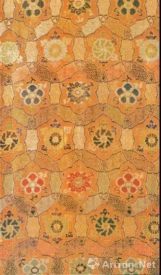 明红地盘条四季花卉纹宋式锦，长140厘米，宽32厘米，现藏故宫博物院