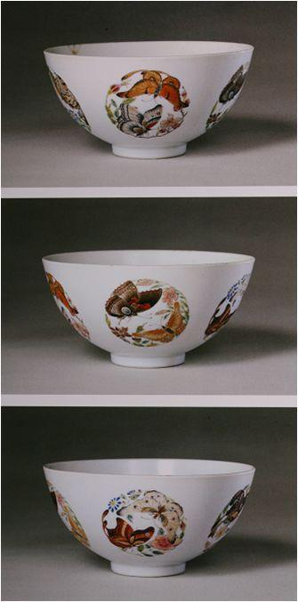 清雍正 粉彩团蝶纹碗