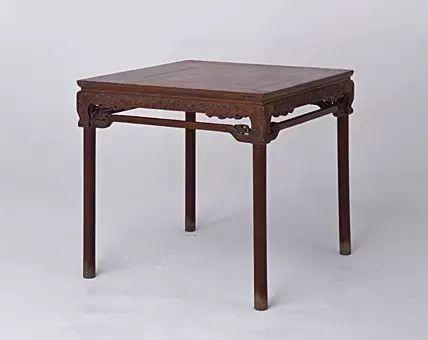 黄花梨梅花纹方桌 明 高86cm，长93.5cm，宽91.5cm