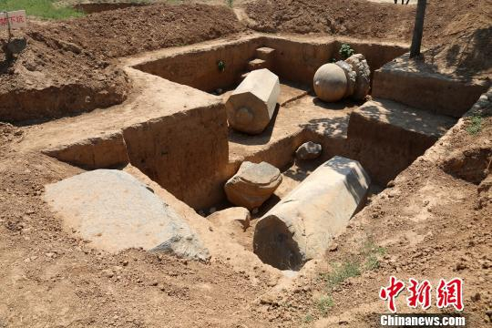 元陵神道西石柱。陕西省考古研究院