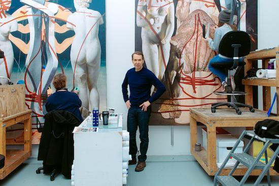 2016年杰夫·昆斯在工作室 ©摄影师：杨富钟， 摄影助理：洪喆恒。