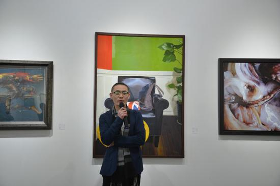 介于手绘系列图书总策划、艺术家、凤凰含章艺术中心经理、运营总监陈晓杰