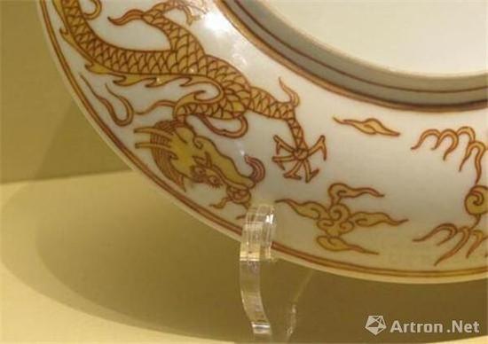 杂色釉素三彩：色彩缤纷的弘治朝瓷器_手机新浪网