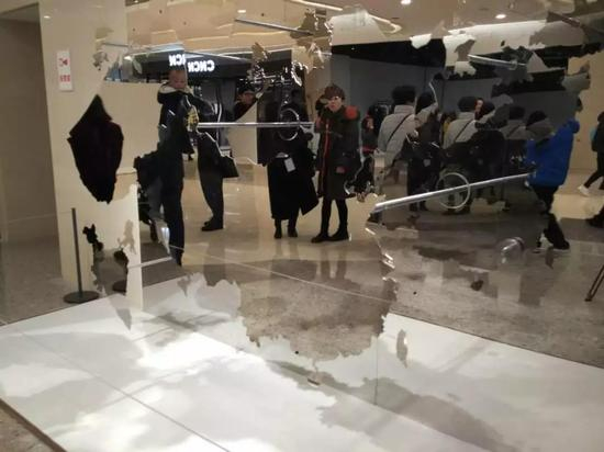 秦思源《天旋地转》