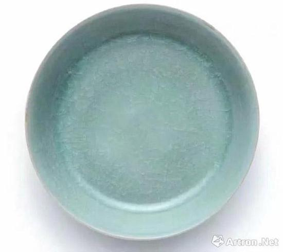 北宋汝窑天青釉洗&nbsp; 2.44亿元&nbsp; 香港蘇富比拍卖