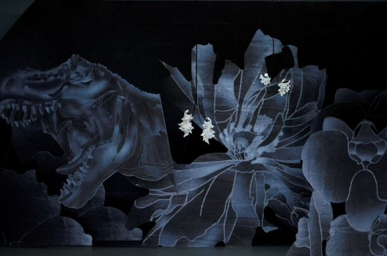 作品曾在香港艺穗会,德萨画廊,北京芳草地画廊,中国美