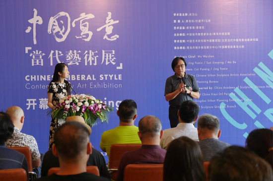景育民在开幕式上致辞