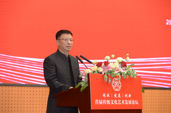 中国企业文化促进会传统文化艺术委员会主任吕文滨致辞