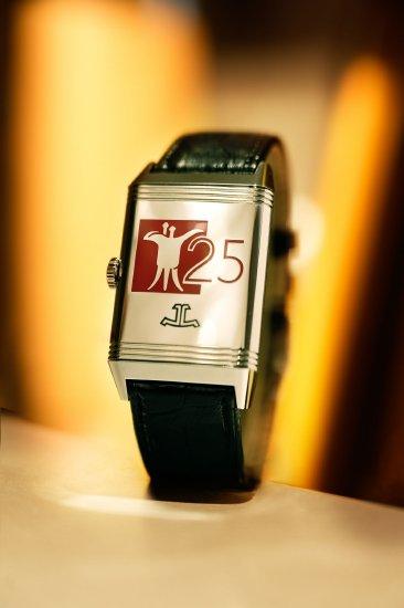 积家Reverso翻转系列腕表 – 背面镌刻第二十五届上海国际电影节标志