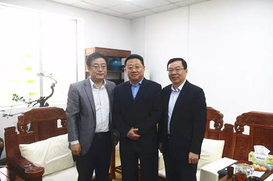 深圳文交所董事长于德江、深圳市文体旅游局局长张合运、深圳文交所总经理吴程