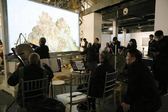 多媒体皮影表演《不息-移山填海》A屏幕后