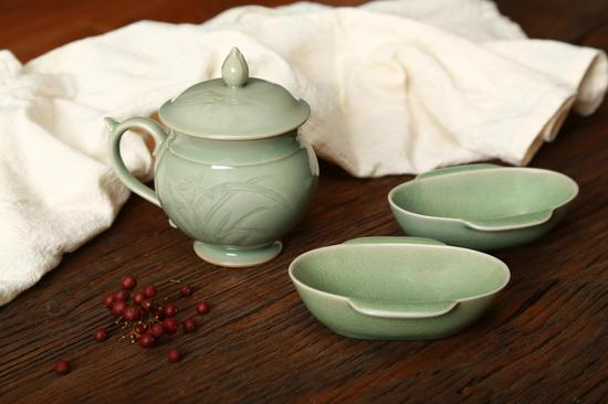 顾少波越窑青瓷作品《兰溪瓯》（附耳杯）