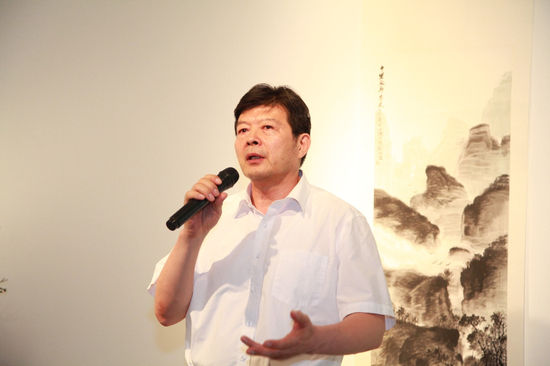 原中国宋庆龄基金会党组书记、常务副主席 齐鸣秋 