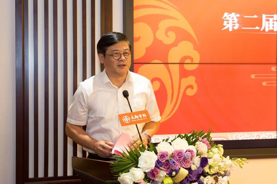 中国美术家协会分党组书记、驻会副主席、秘书长徐里致辞
