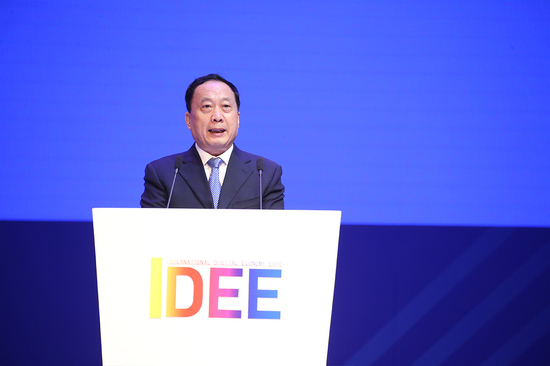 全国人大常委会社会建设委员会副主任委员、中国网络社会组织联合会会长任贤良代表主办方致辞