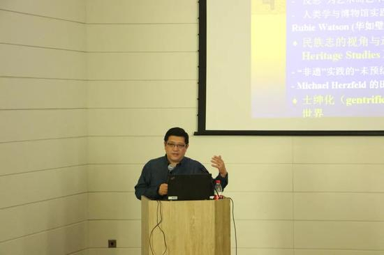 论坛现场：潘天舒发言