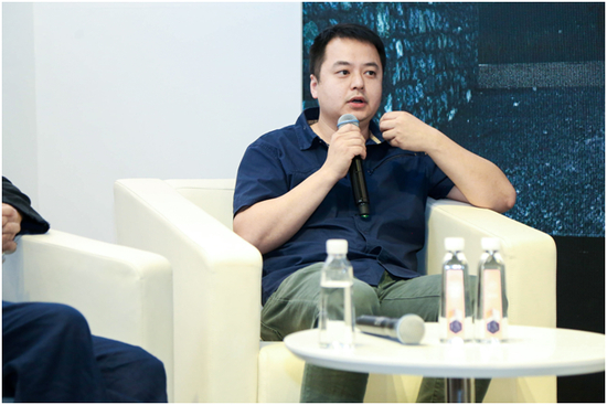 桌面研究艺术小组成员宋建树