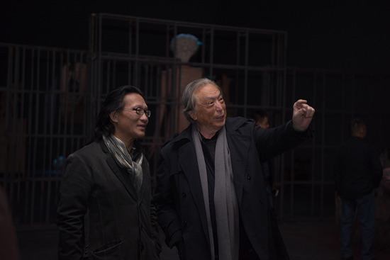 策展人贾方舟先生与批评家李晓峰先生