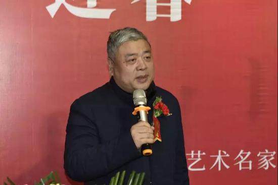 画家沈荣华