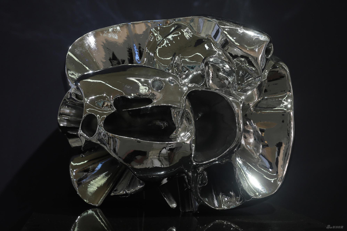 　　曹楚贤《日记拼图》 光敏树脂电镀、55×48×50cm；60×35×40cm；46×40×60cm；70×48×37cm；66×40×50cm、指导老师：郑晓雄