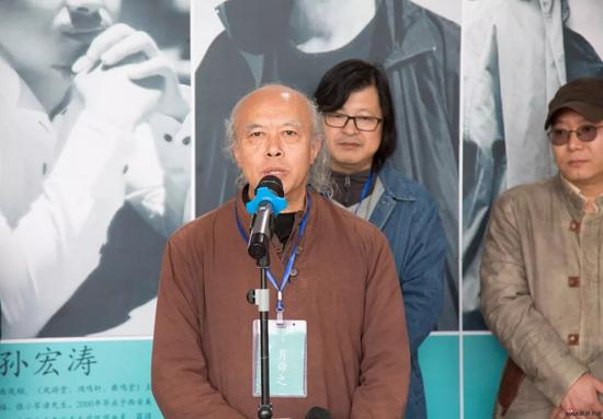 参展画家肖舜之先生讲话