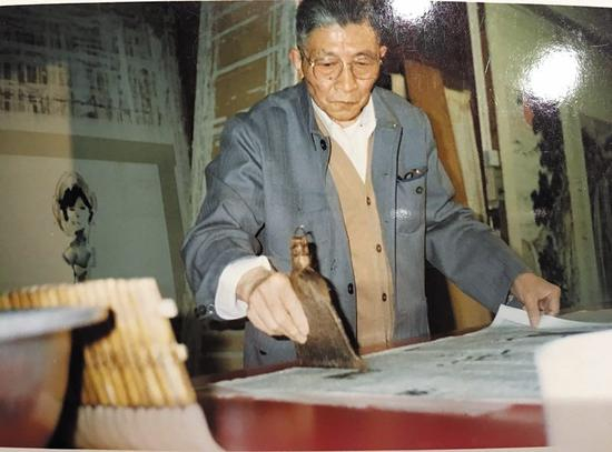 费永明师父严桂荣（资料图）