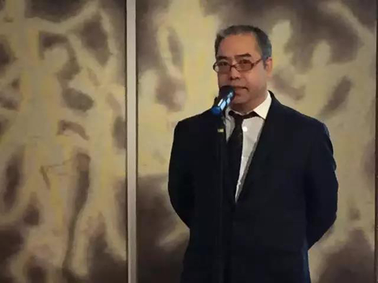 著名评论家曹喜蛙先生