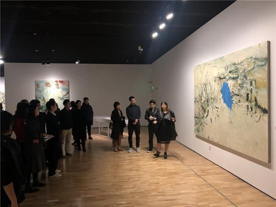 策展人芭芭拉·波洛克现场导览