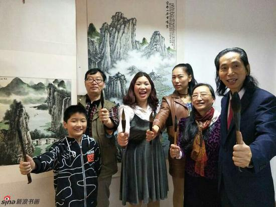 用画笔为祖国点赞！