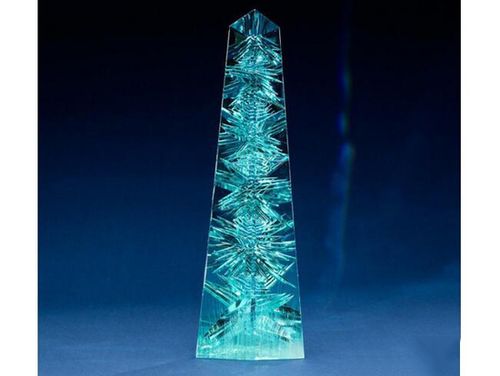 全球最大一颗经过切割的海蓝宝石“Dom Pedro Aquamarine”