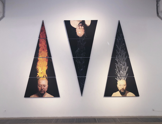 艺术家苍鑫 《五行中的我-火、水、金》 丙烯亚麻布400 x 180cm 2018