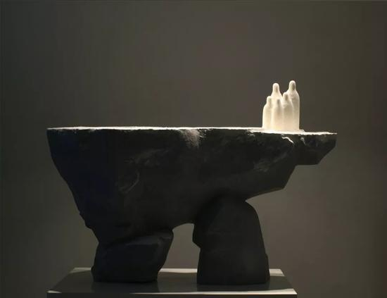《望海》 合成纸浆 100×75×40cm 2012