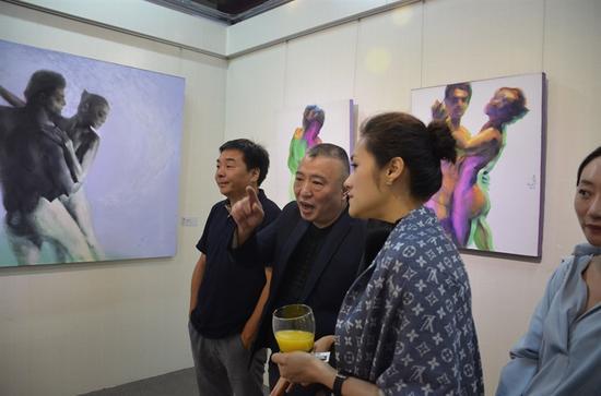 舞影：冯斌作品展亮相恭王府_手机新浪网