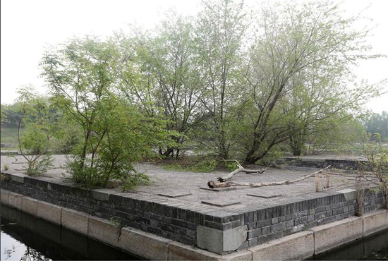 清整前后的圆明园万方安和遗址对比图 上
