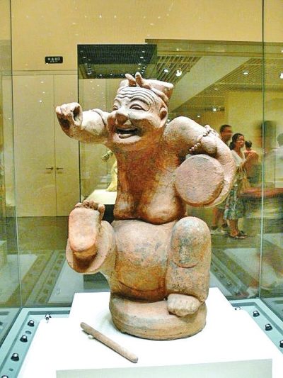 汉代俳优陶俑