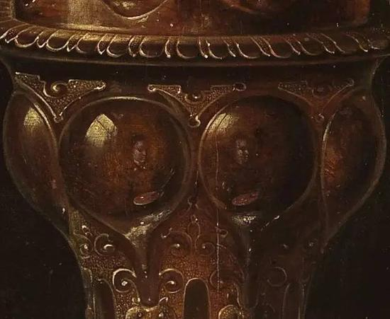 上幅作品最右侧的器皿上出现了小小的Peeters