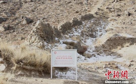 破城子关隘西城墙。　张 丽　摄