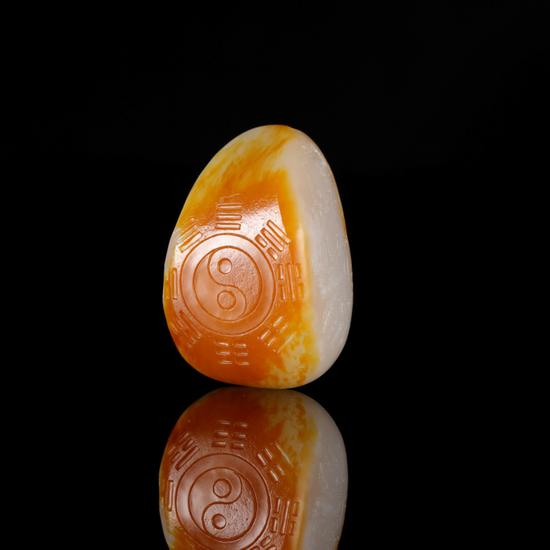  01851 唐奇伟 和田玉籽料道法自然挂件