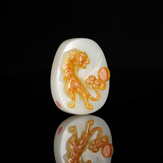  01853 唐奇伟 和田玉籽料虎牌 规格：5.2×4.2×1.0cm 重量：53g