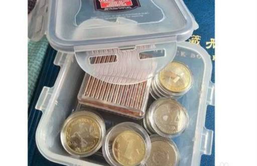 纪念币常用保存方法——不属聚氯乙烯的塑料盒