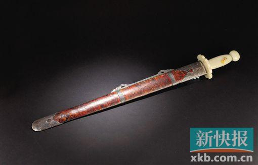 清康熙 御赐靖海侯（施琅）白玉柄剑 雅昌供图