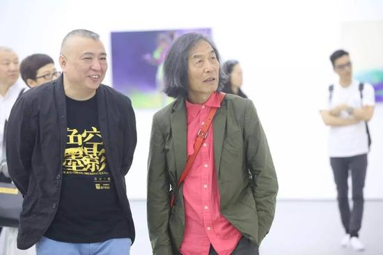 艺术家冯斌与著名艺术家王冬龄