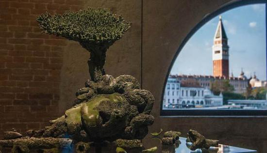 “难以置信的遗迹珍宝”展览现场