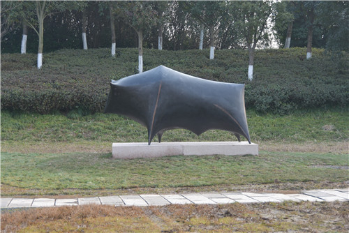 《公牛I》（铜奖）——乔•克利（Jo Kley）