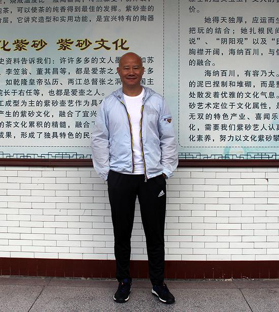 中国陶瓷艺术大师吕俊杰