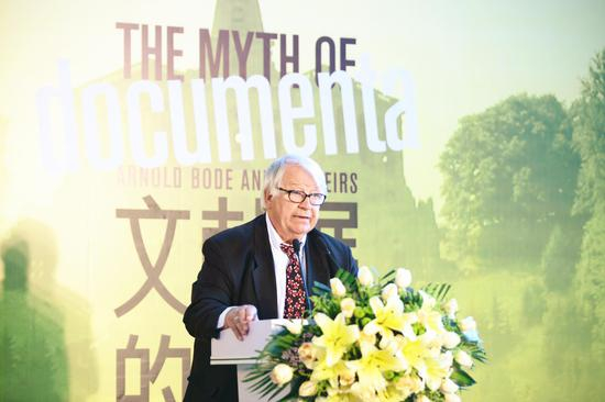 　　阿尔诺德·博德前助理、卡塞尔美术学院前教授，海茵里希·格罗格斯朵夫（Heinrich Wilhelm Georgsdorf）