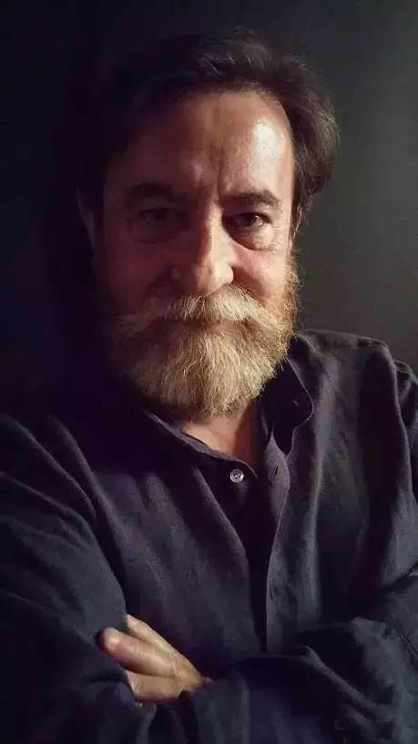 评委西班牙画家雕塑家协会主席何塞