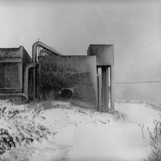 废墟系列-2012年2月，山东 威海，20x20cm，铂钯工艺