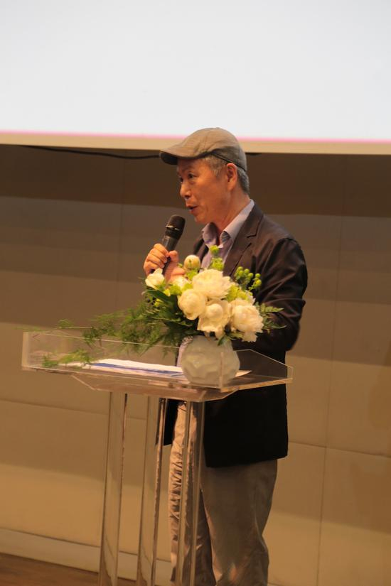 国际策展人 昊美术馆馆长 尹在甲