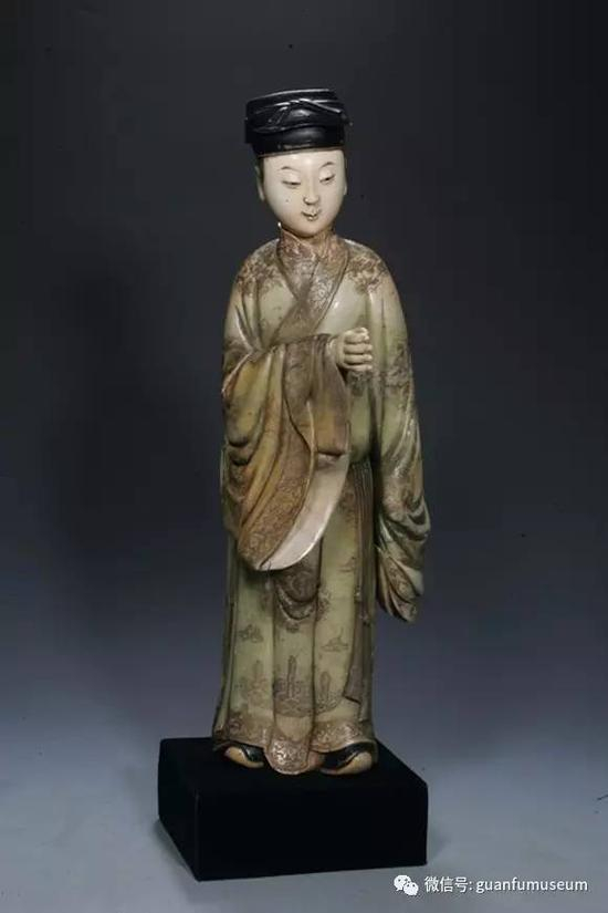 清乾隆 寿山石雕书生像
